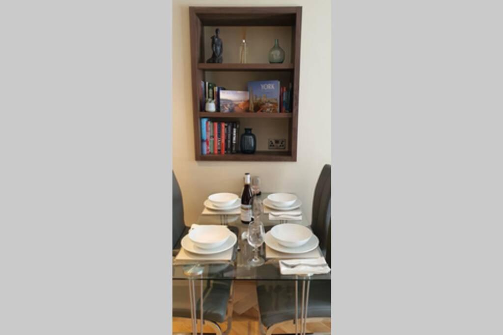 Luxury One Bedroom Apartment Within The City Walls 요크 외부 사진